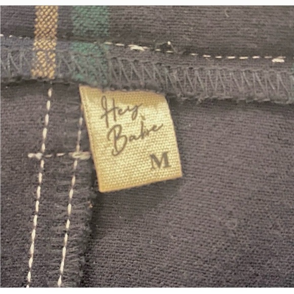 NWOT- Trendy Plaid Mini Skirt medium - Picture 8 of 9